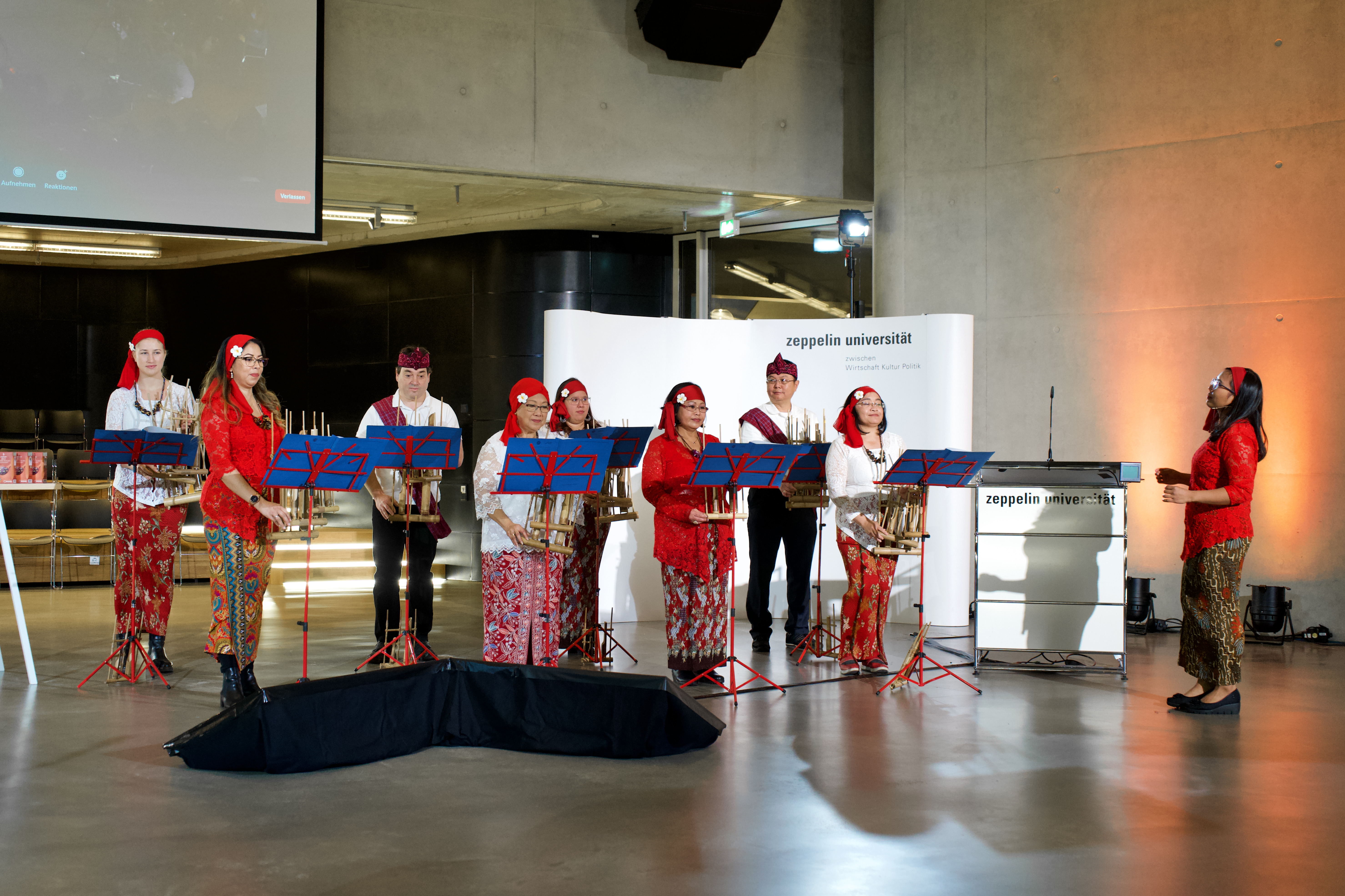 Angklung-Gruppe bei Performance