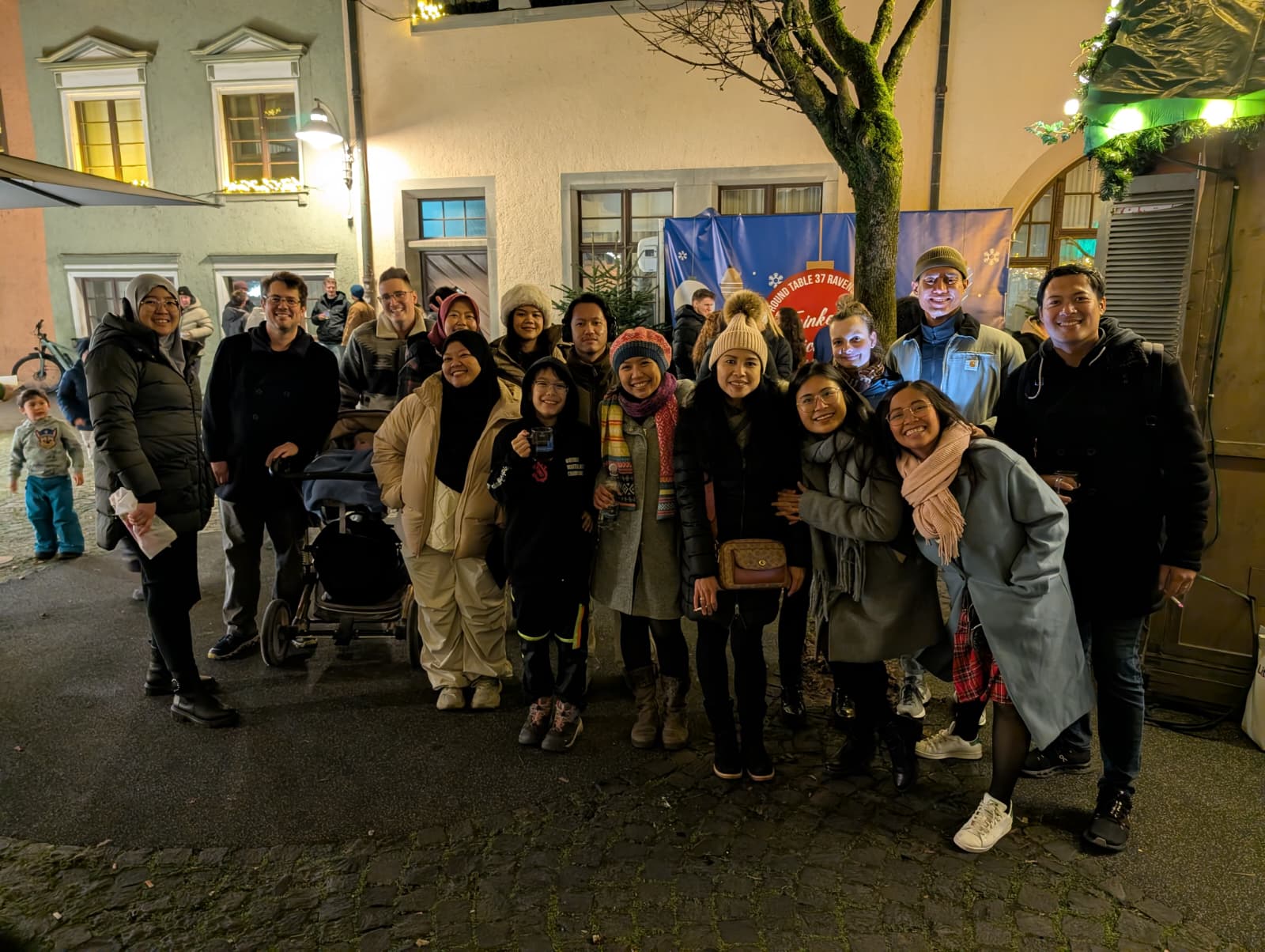 Freunde Indonesiens beim Weihnachtsmarkt 2025